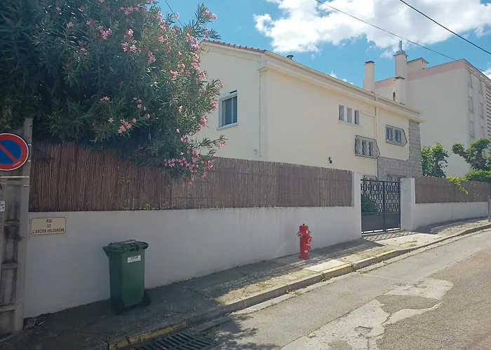 Apartmán Grand Appartement, 2 Et Jardin *